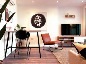 Luxe London Pad with Free Parking Barnet